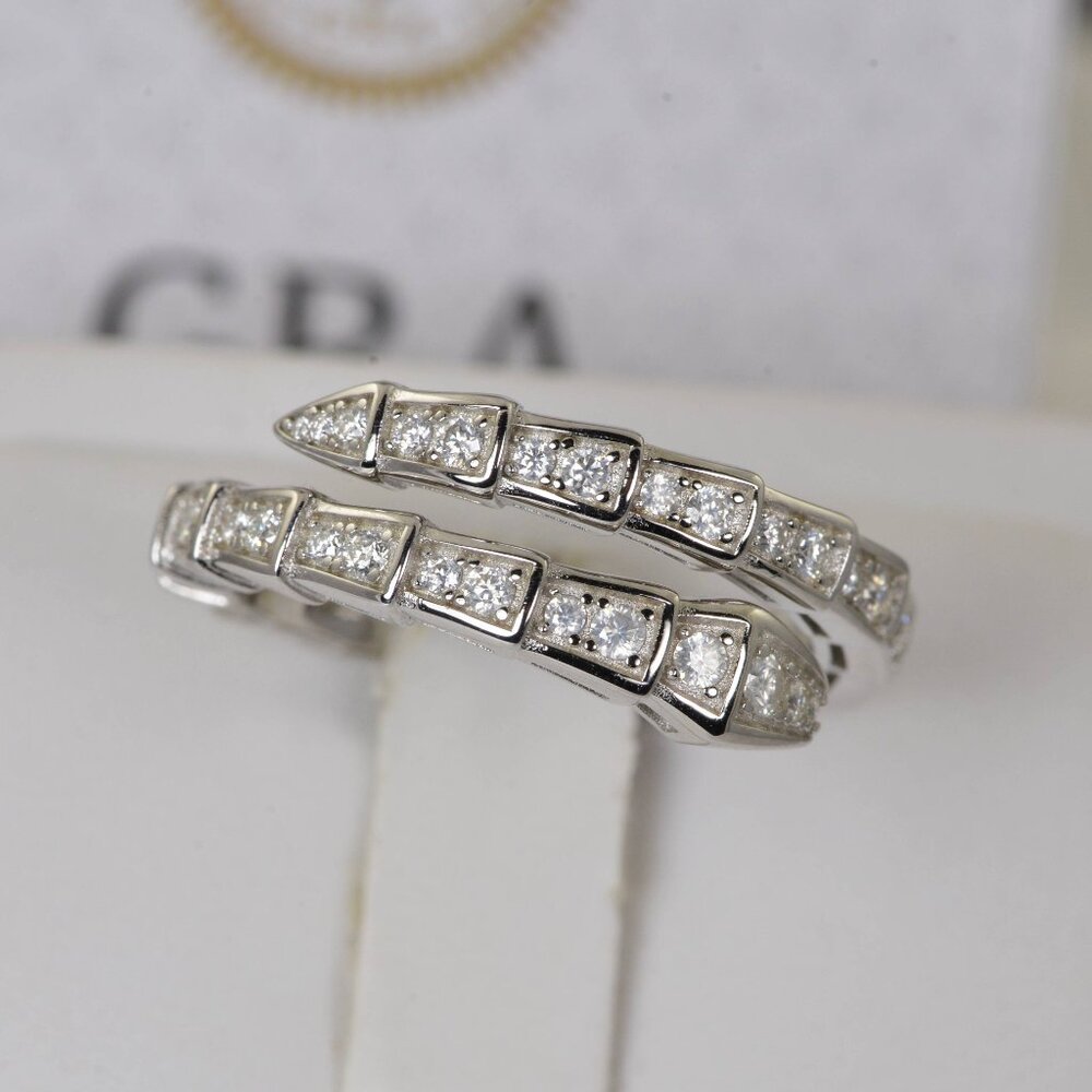 Elegant Silver Women's Ring - Picture 2 of 7